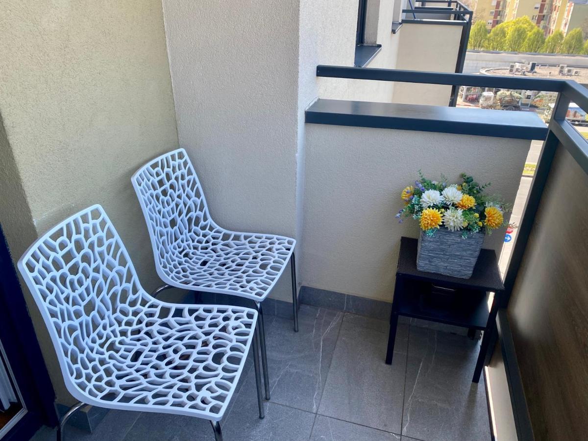 Studio Apartman Krila Wings- Parking In Garage Загреб Екстериор снимка