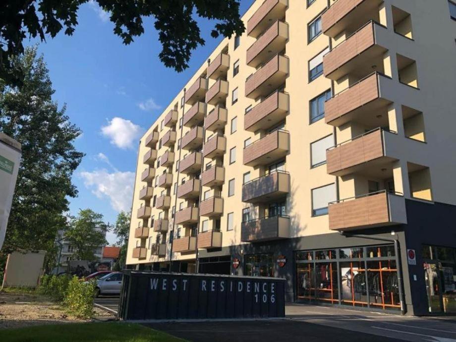 Studio Apartman Krila Wings- Parking In Garage Загреб Екстериор снимка