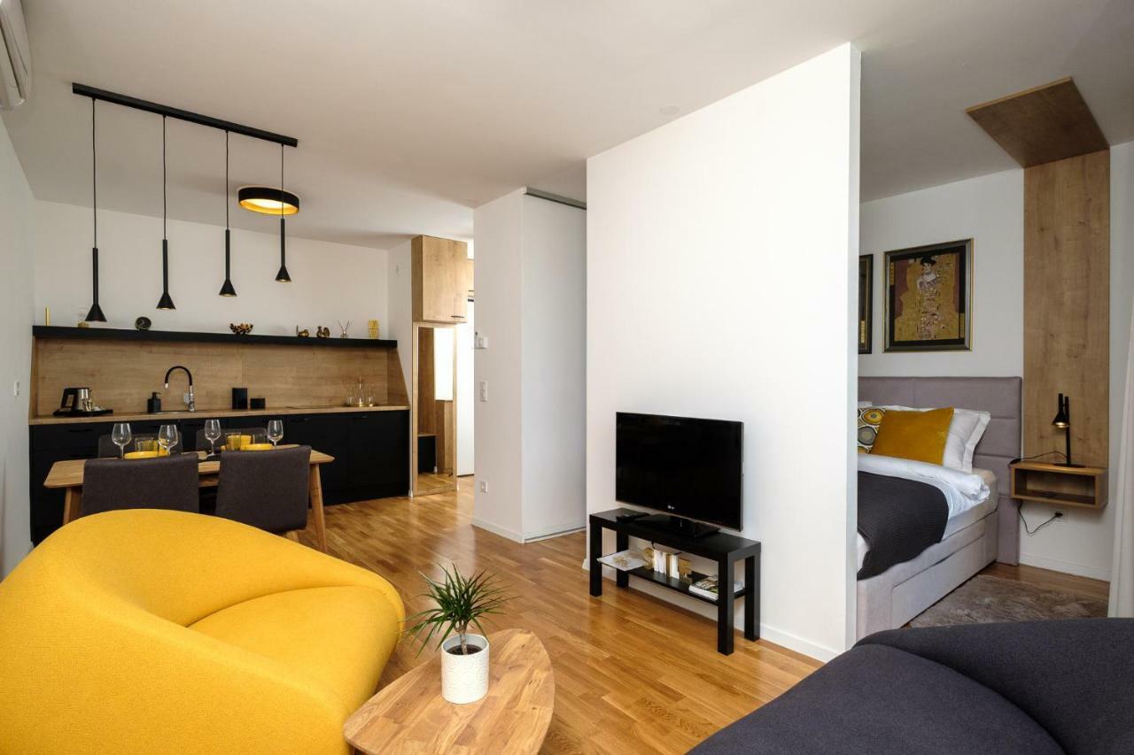 Studio Apartman Krila Wings- Parking In Garage Загреб Екстериор снимка