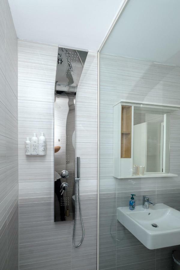 Studio Apartman Krila Wings- Parking In Garage Загреб Екстериор снимка