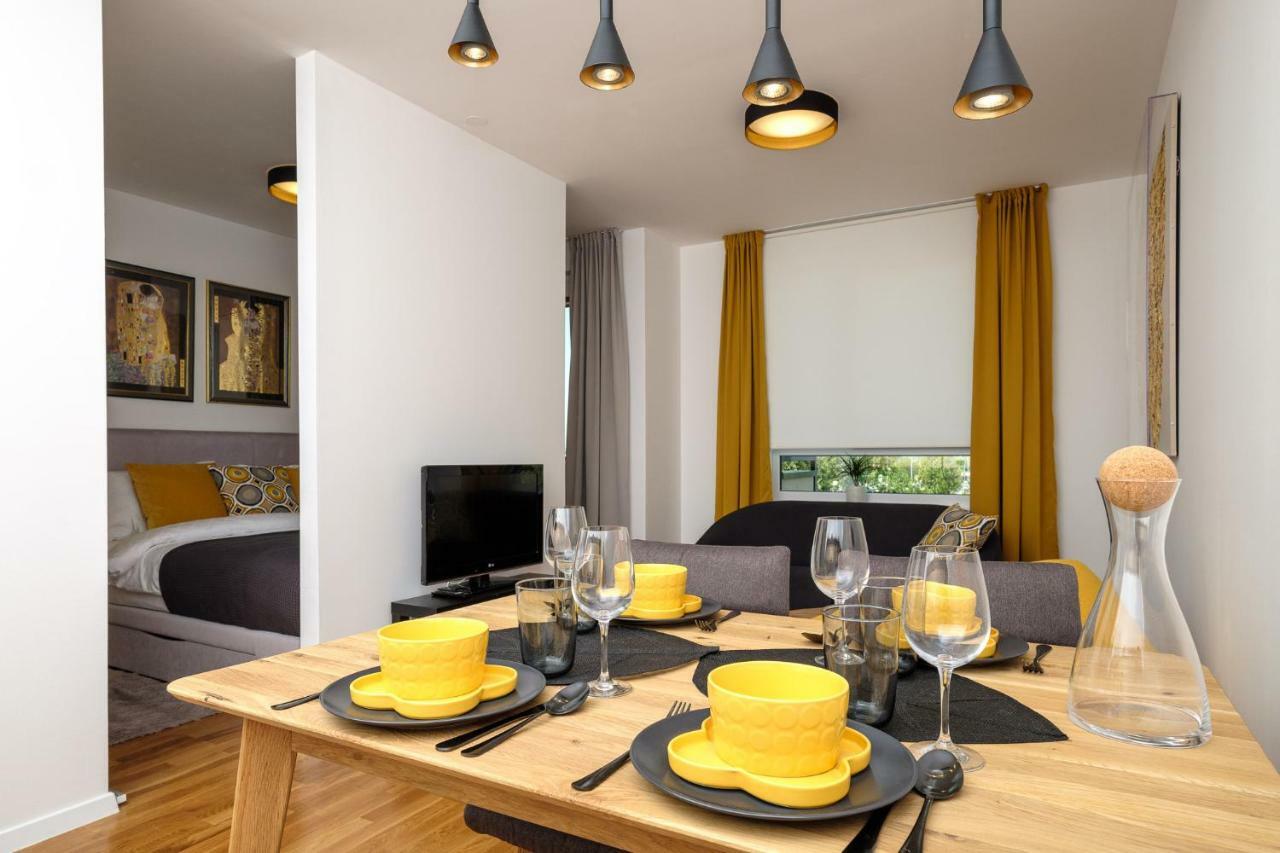 Studio Apartman Krila Wings- Parking In Garage Загреб Екстериор снимка