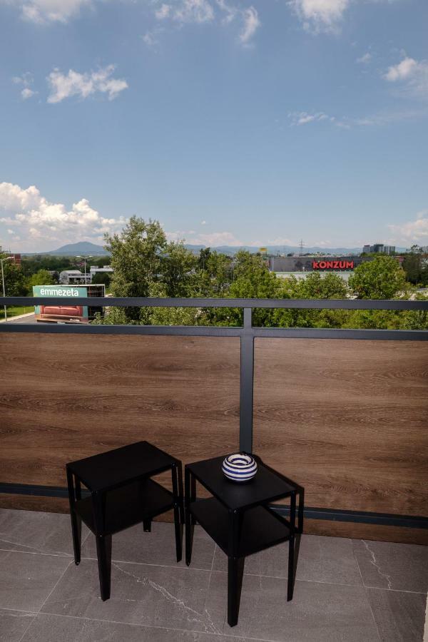 Studio Apartman Krila Wings- Parking In Garage Загреб Екстериор снимка