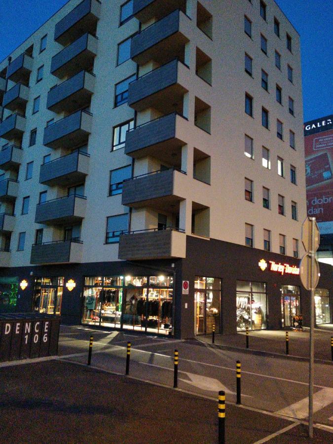 Studio Apartman Krila Wings- Parking In Garage Загреб Екстериор снимка