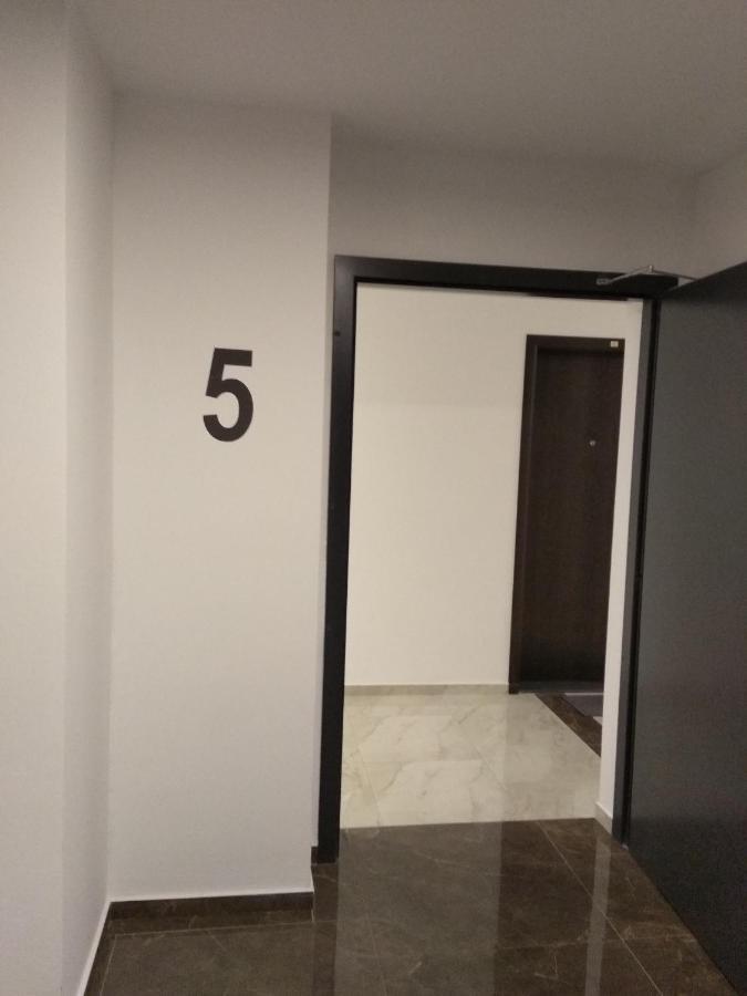 Studio Apartman Krila Wings- Parking In Garage Загреб Екстериор снимка